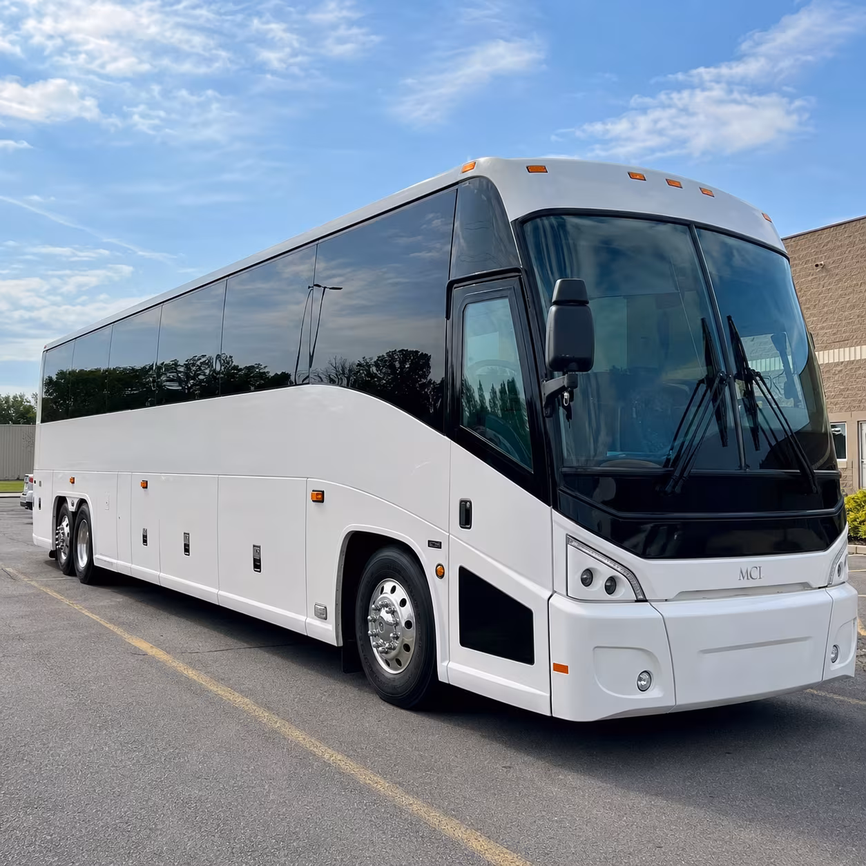 spring training group shuttles to goodyear ballpark